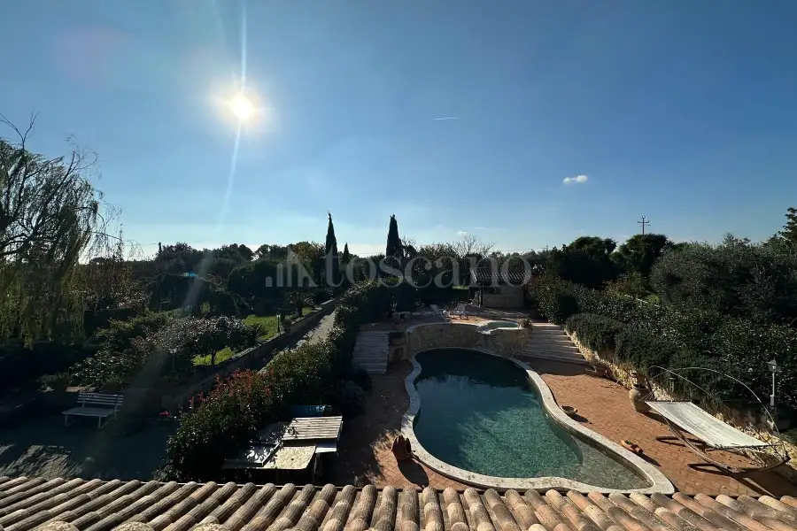 Villa in vendita di 355 mq a €729.000 (rif. 43/2025)