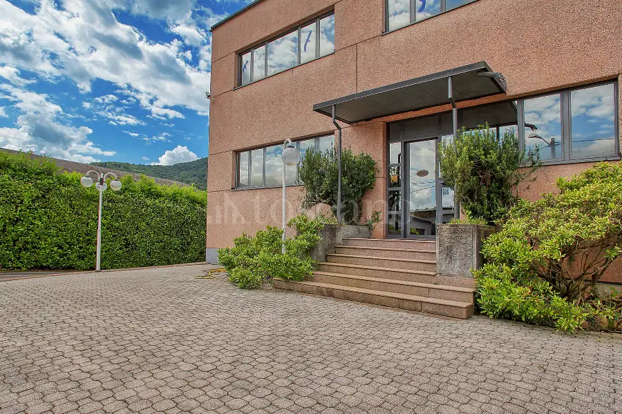 Villa in vendita di 800 mq a €490.000 (rif. 23/2026)