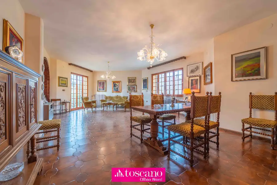 Casa Indipendente in vendita di 400 mq a €350.000 (rif. 72/2025)