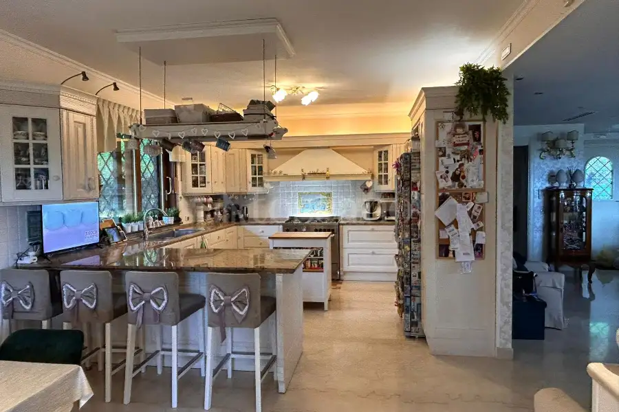 Villa in vendita di 650 mq a €998.000 (rif. 10/2024)