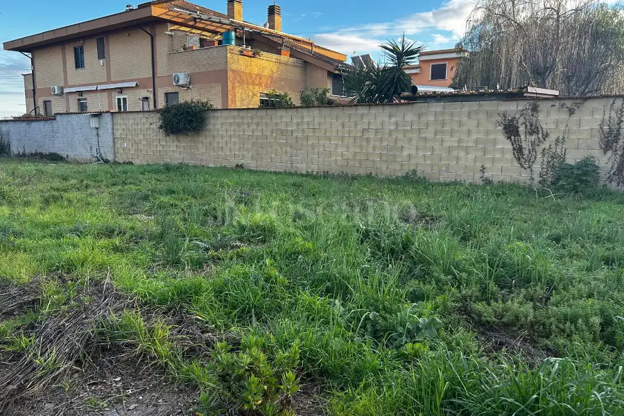 Edificabile Residenziali in vendita di 1.100 mq a €199.000 (rif. 10/2025)