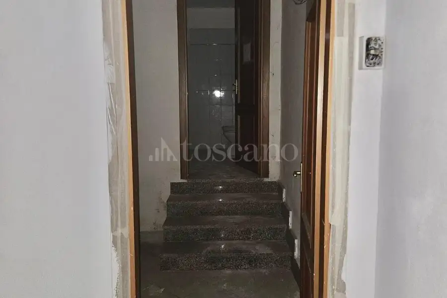 Negozio in affitto di 200 mq a €1.400 (rif. 16/2026)