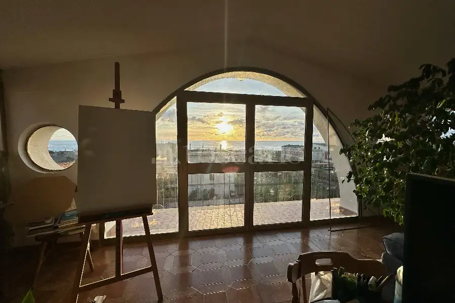 Attico in vendita di 160 mq a €339.000 (rif. 4/2026)