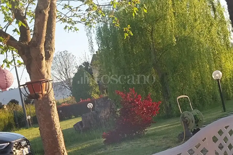 Casale in vendita di 300 mq a €990.000 (rif. 9/2026)