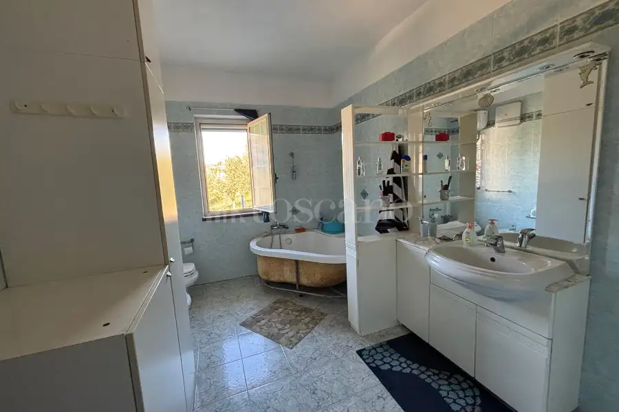 Casa Indipendente in vendita di 275 mq a €370.000 (rif. 4/2026)