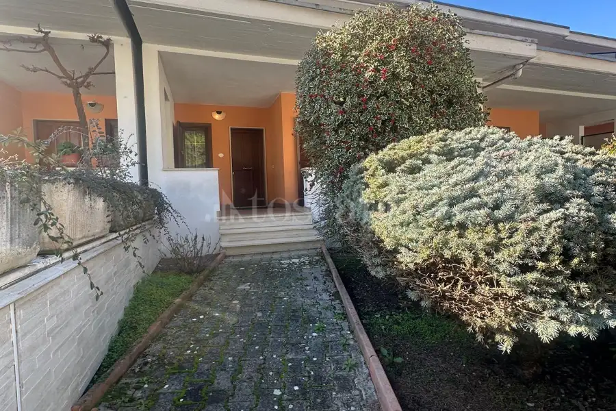 Villa in vendita di 250 mq a €290.000 (rif. 130/2025)