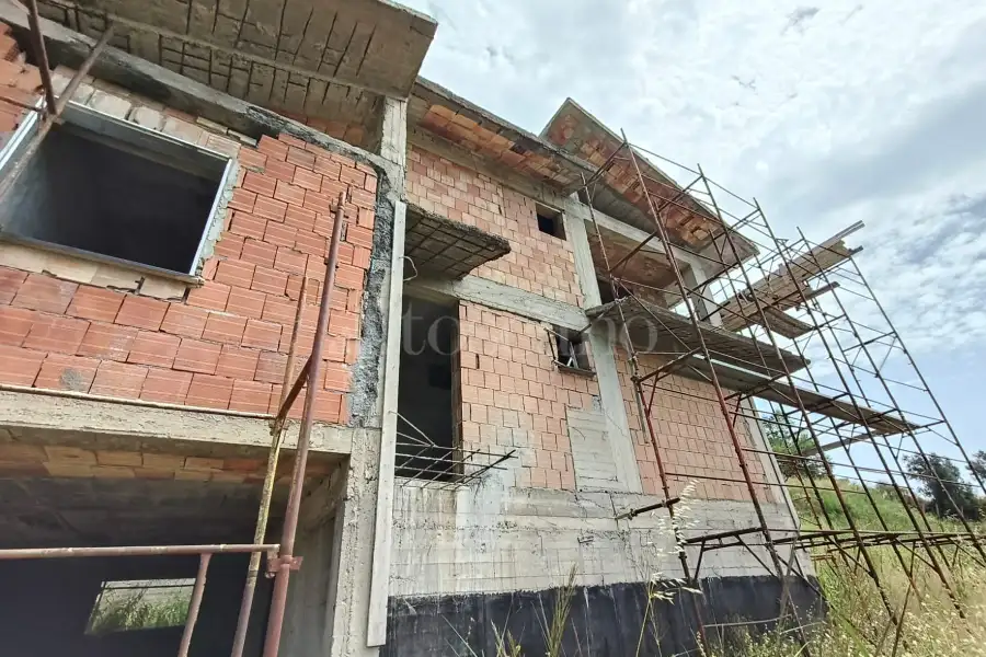 Villa in vendita di 270 mq a €80.000 (rif. 102/2025)