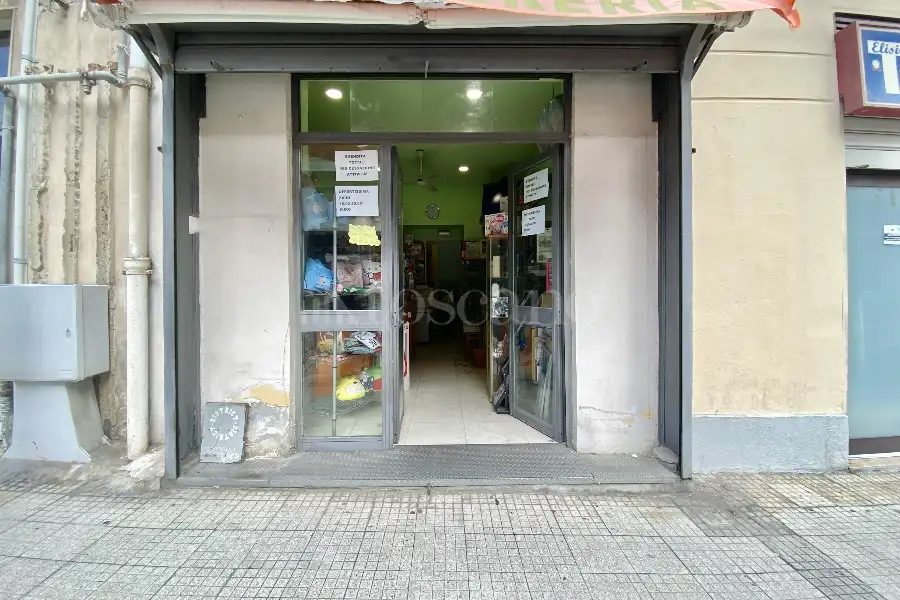 Negozio in vendita di 35 mq a €53.000 (rif. 11/2026)