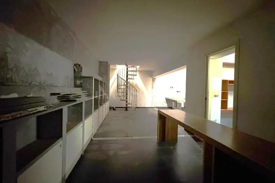 Negozio in affitto di 62 mq a €900 (rif. 21/2026)
