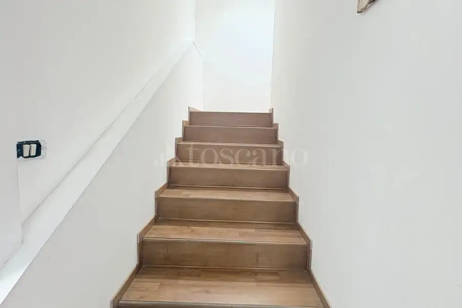 Negozio in vendita di 160 mq a €219.000 (rif. 10/2026)