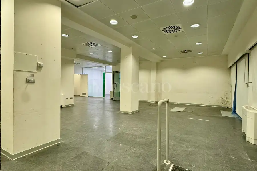 Negozio in affitto di 120 mq a €1.100 (rif. 91/2025)