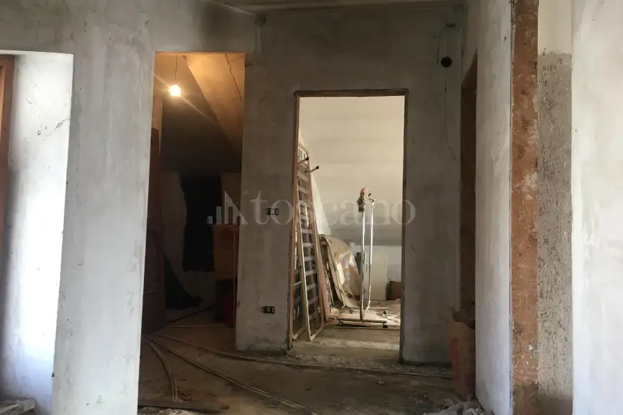 Casa in vendita di 320 mq a €350.000 (rif. 23/2026)