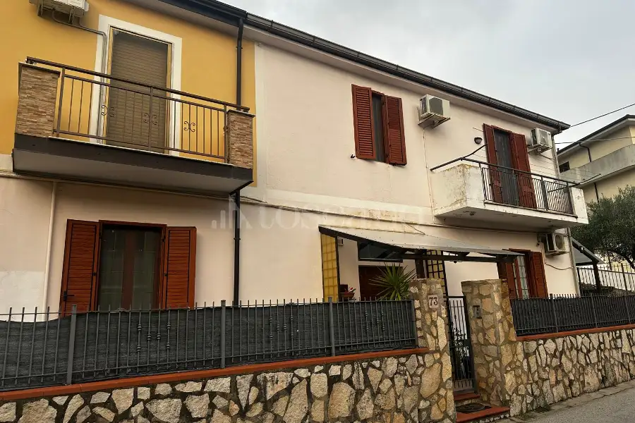 Casa Indipendente in vendita di 250 mq a €250.000 (rif. 92/2026)