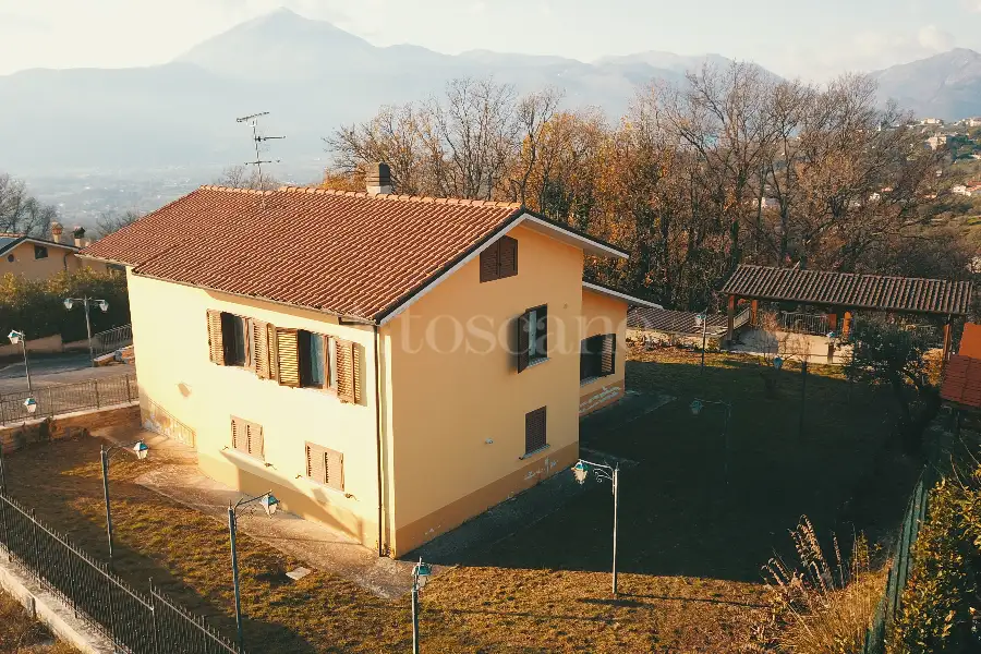 Villa in vendita di 270 mq a €255.000 (rif. 4/2026)