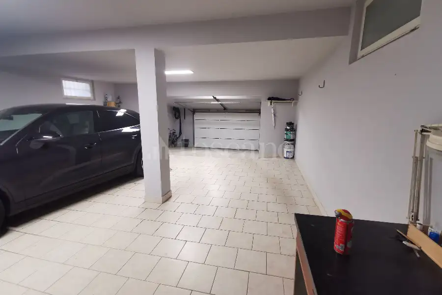 Casale in vendita di 600 mq a €1.400.000 (rif. 32/2026)