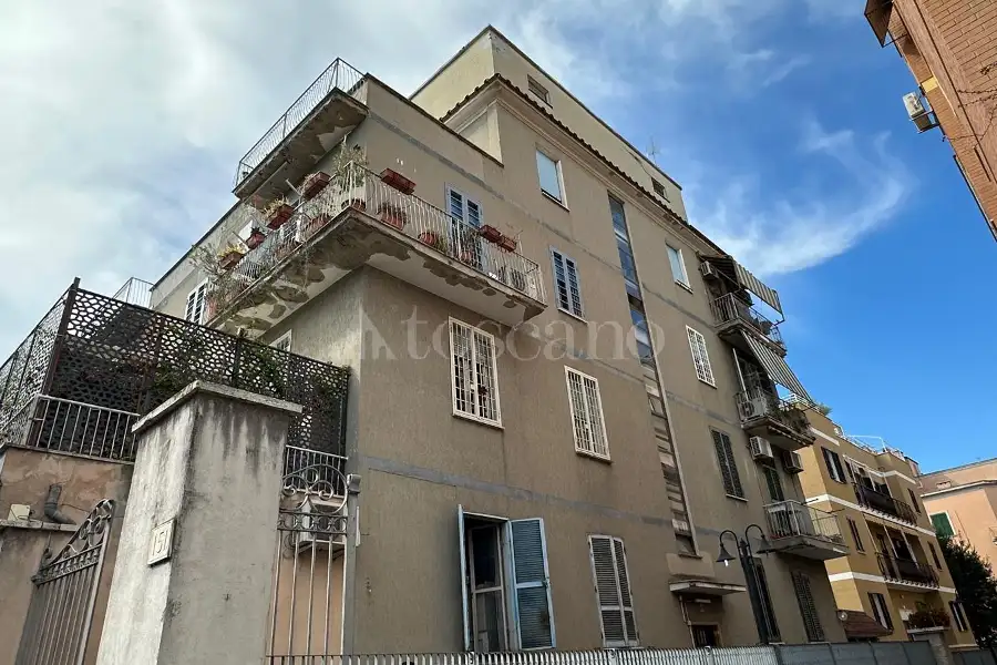 Attico in vendita di 85 mq a €279.000 (rif. 3/2026)