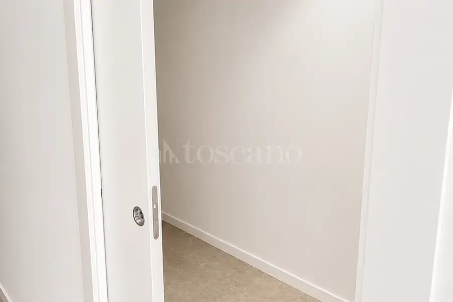 Negozio in vendita di 78 mq a €400.000 (rif. 4/2026)