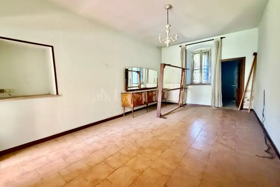 Casa Indipendente in vendita di 400 mq a €315.000 (rif. 41/2026)