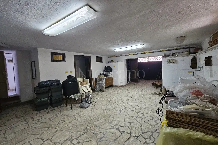 Villa Bifamiliare in vendita di 220 mq a €249.000 (rif. 28/2026)