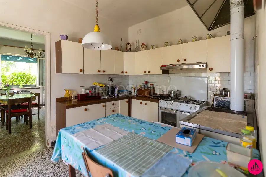 Casa Indipendente in vendita di 285 mq a €155.000 (rif. 82/2026)