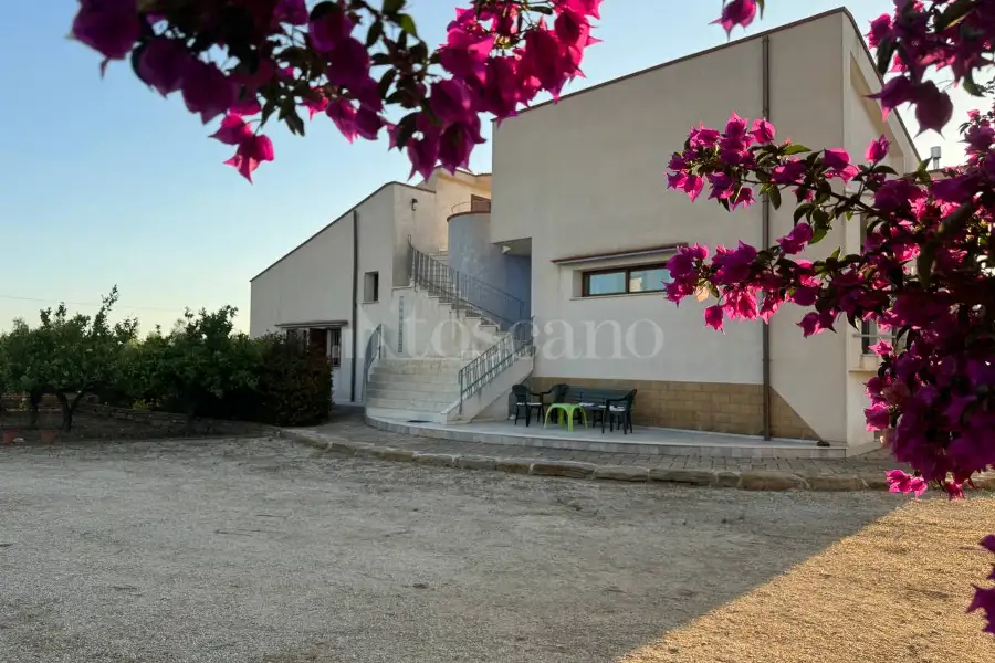 Villa in vendita di 215 mq a €650.000 (rif. 76/2024)