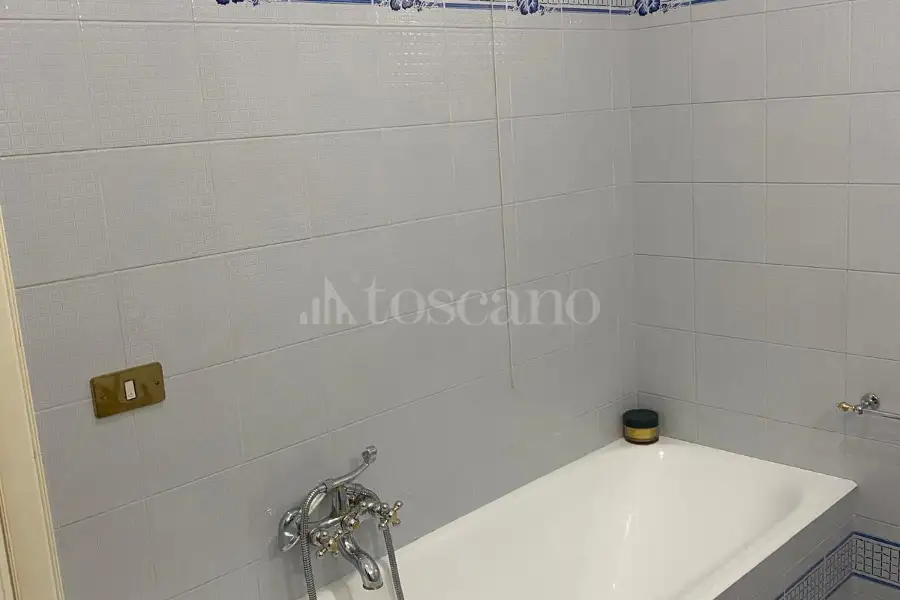 Villa Plurifamiliare in vendita di 850 mq a €899.000 (rif. 5/2026)