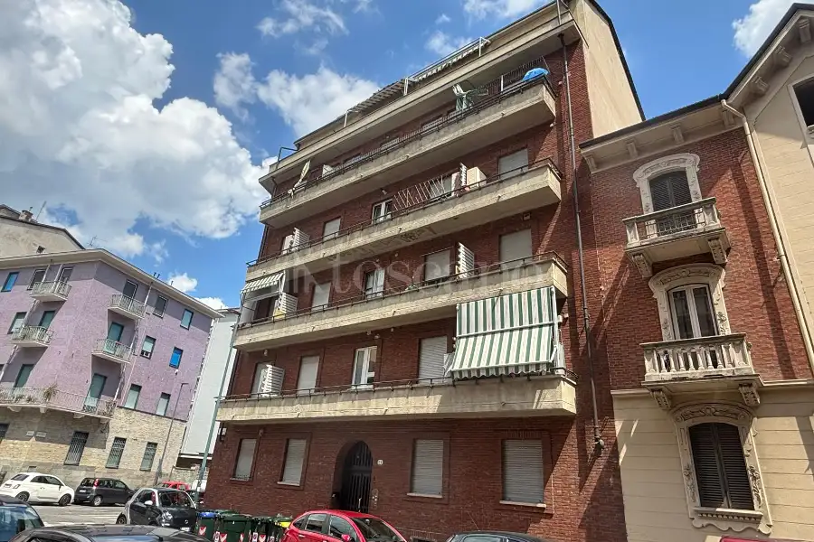 Stanza in affitto di 100 mq a €400 (rif. 40/2026)