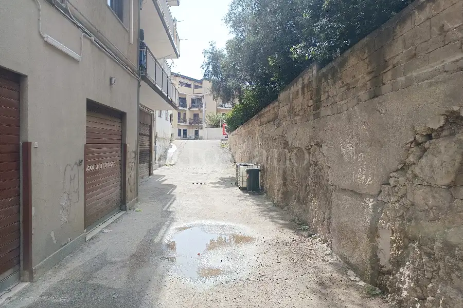 Garage in vendita di 123 mq a €89.000 (rif. 19/2026)