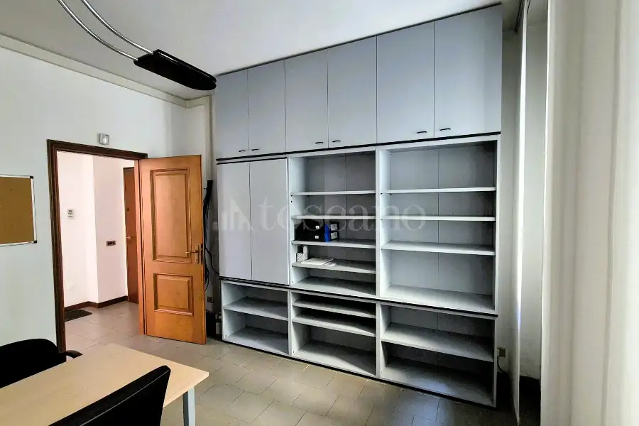 Ufficio in affitto di 90 mq a €950 (rif. 54/2026)