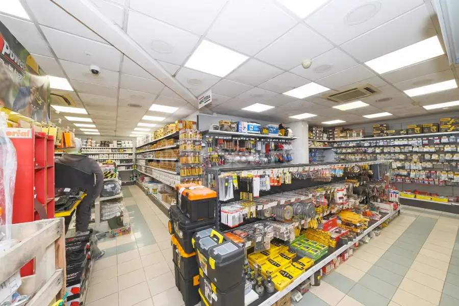 Negozio in vendita di 680 mq a €950.000 (rif. 18/2025)