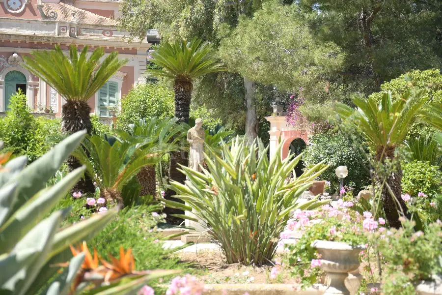 Villa in vendita di 603 mq trattativa riservata (rif. 21/2023)