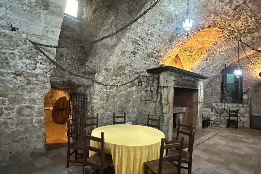 Palazzo in vendita di 3.000 mq trattativa riservata (rif. 69/2026)