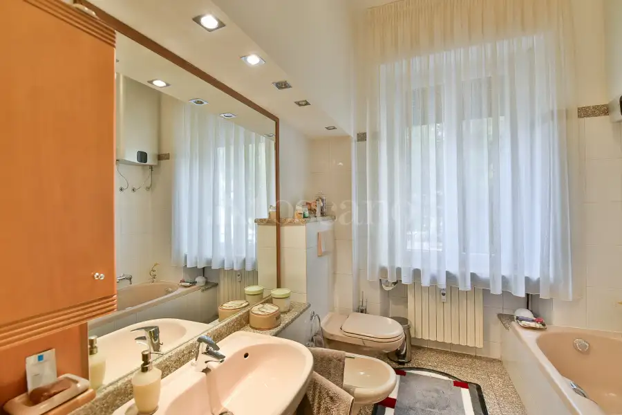 Casa in vendita di 175 mq a €680.000 (rif. 4/2026)