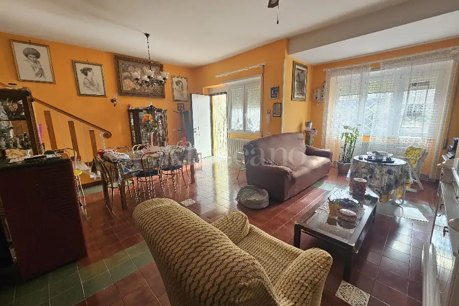 Villa Plurifamiliare in vendita di 160 mq a €275.000 (rif. 122/2025)