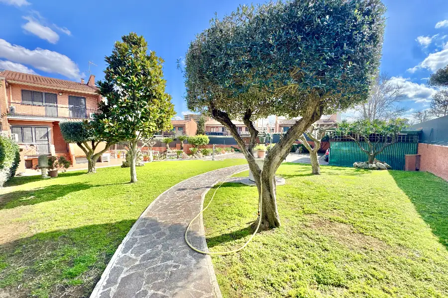 Villa Bifamiliare in vendita di 215 mq a €649.000 (rif. 10/2026)