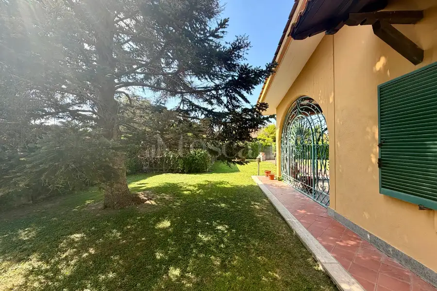 Villa Bifamiliare in vendita di 260 mq a €649.000 (rif. 30/2026)
