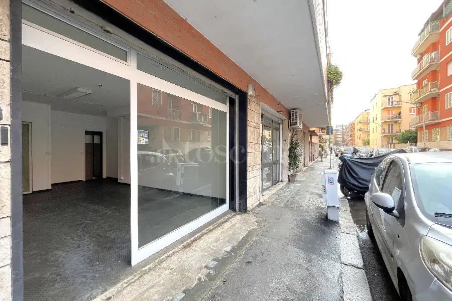 Negozio in vendita di 30 mq a €75.000 (rif. 4/2026)