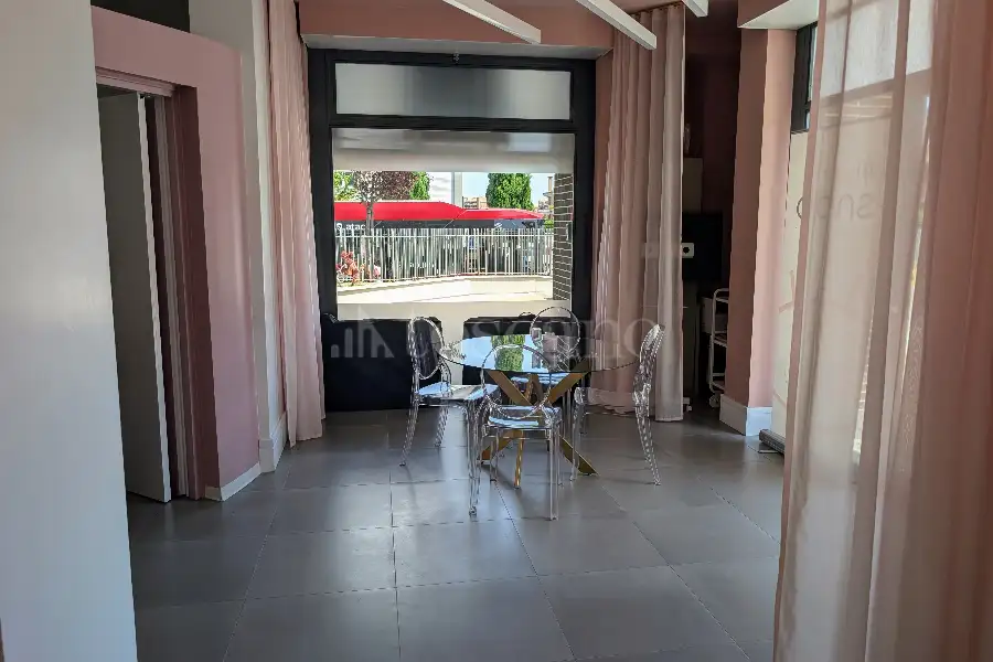 Negozio in vendita di 135 mq a €450.000 (rif. 3/2026)
