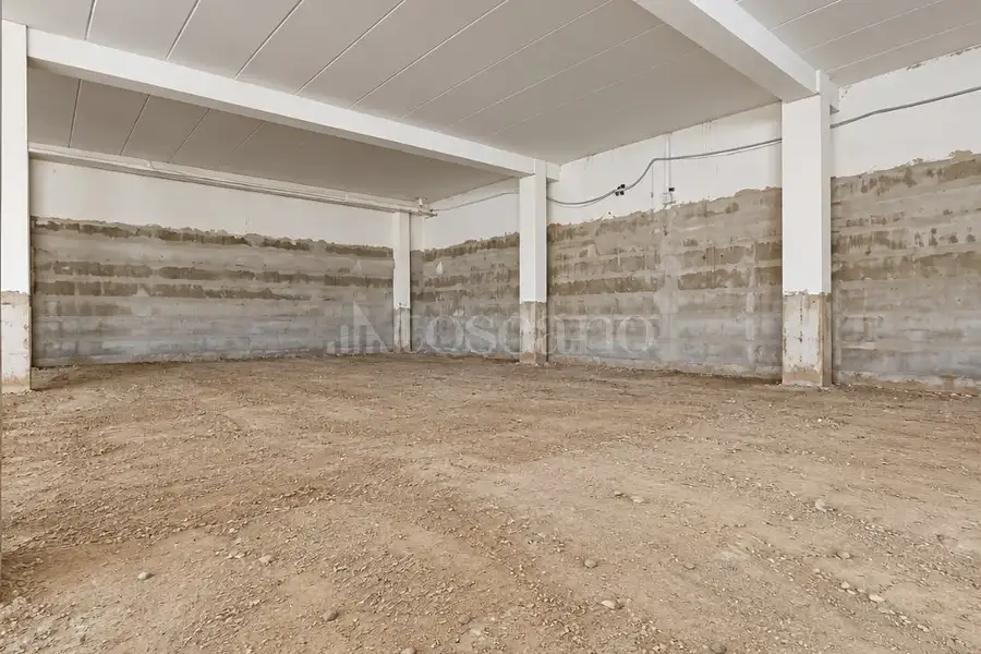 Capannone in vendita di 890 mq a €300.000 (rif. 211/2026)