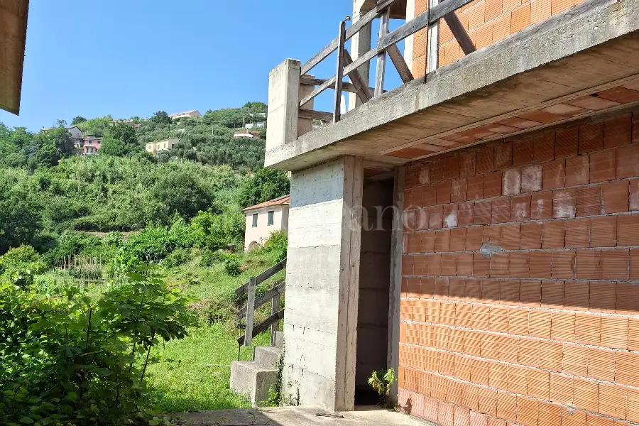 Casale in vendita di 400 mq a €500.000 (rif. 2/2025)