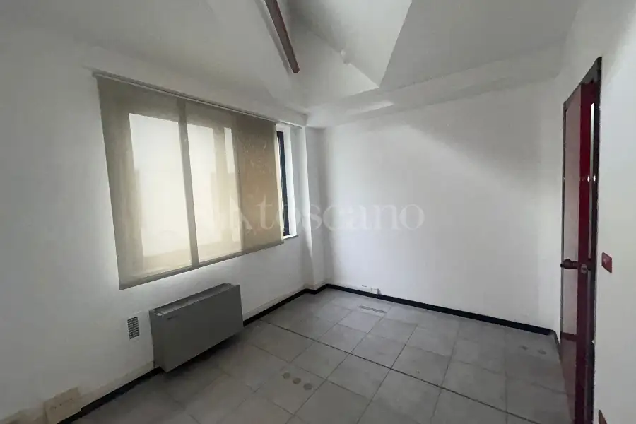 Ufficio in vendita di 239 mq a €229.000 (rif. 4/2026)