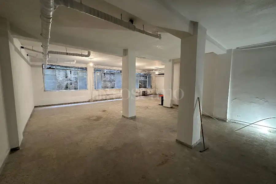 Negozio in vendita di 304 mq a €250.000 (rif. 13/2026)