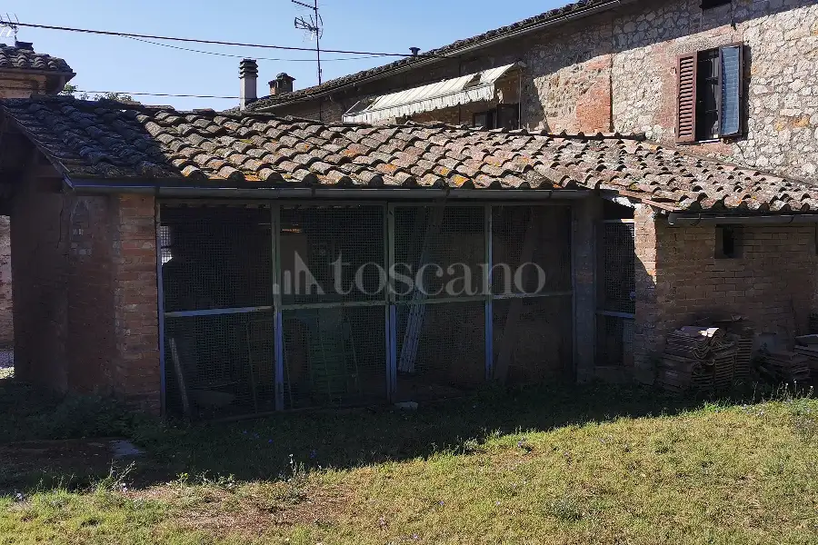 Box in vendita di 190 mq a €129.000 (rif. 28/2021)