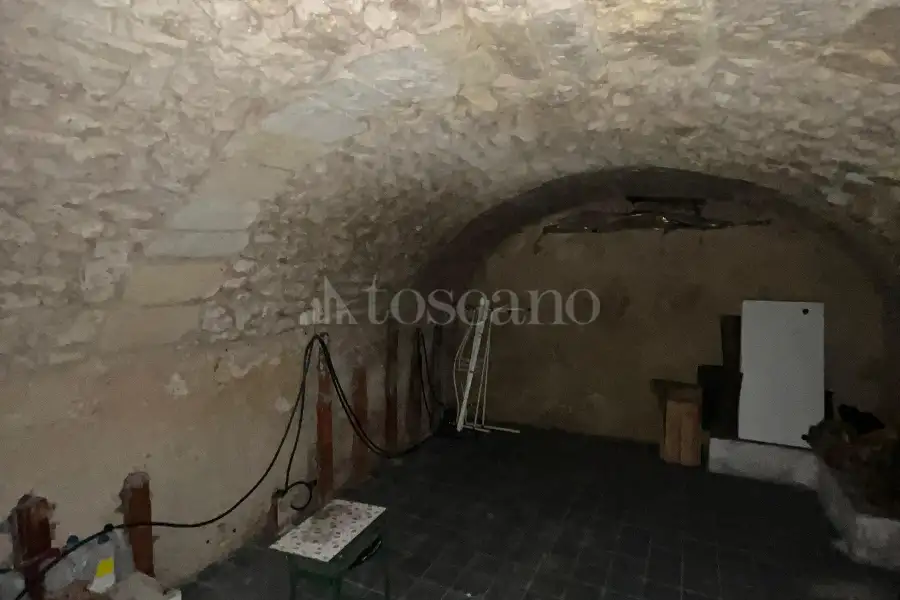 Negozio in vendita di 60 mq a €39.000 (rif. 75/2026)