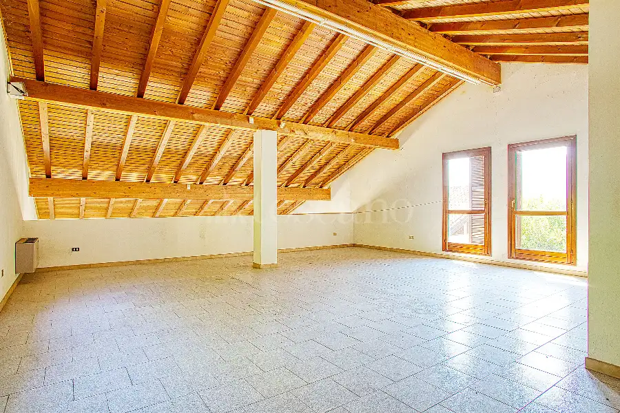 Stabile Uso Ufficio in vendita di 170 mq a €95.000 (rif. 32/2026)
