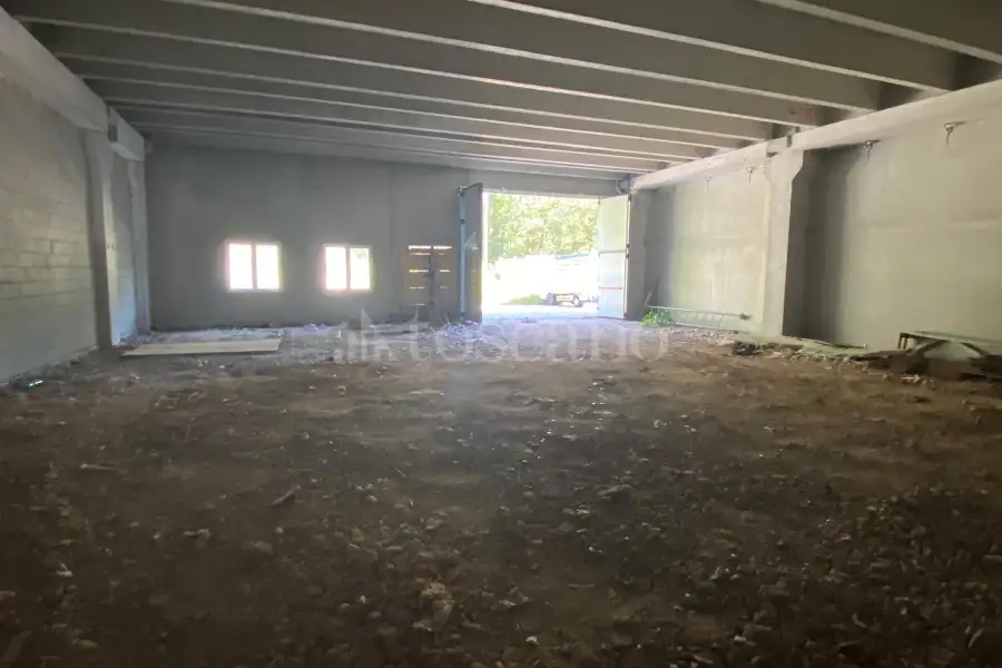 Capannone in vendita di 570 mq a €350.000 (rif. 78/2026)