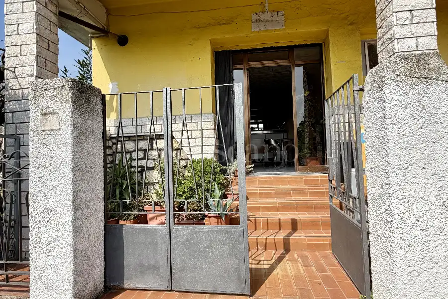 Negozio in affitto di 80 mq a €1.200 (rif. 29/2026)