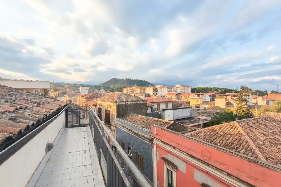 Casa Indipendente in vendita di 416 mq a €298.000 (rif. 174/2026)