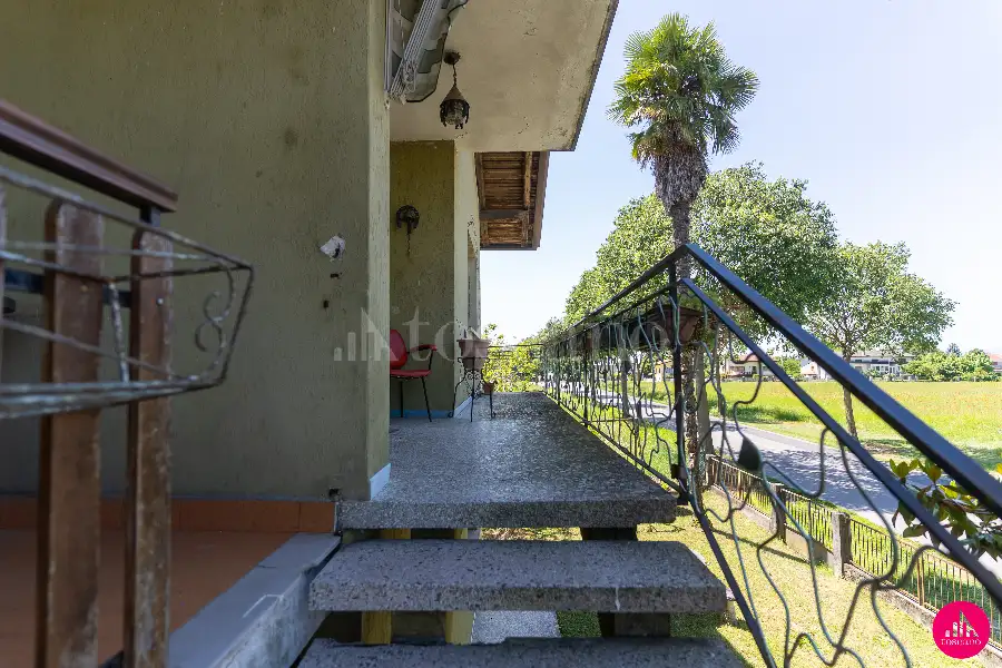 Villa Bifamiliare in vendita di 230 mq a €239.000 (rif. 87/2026)