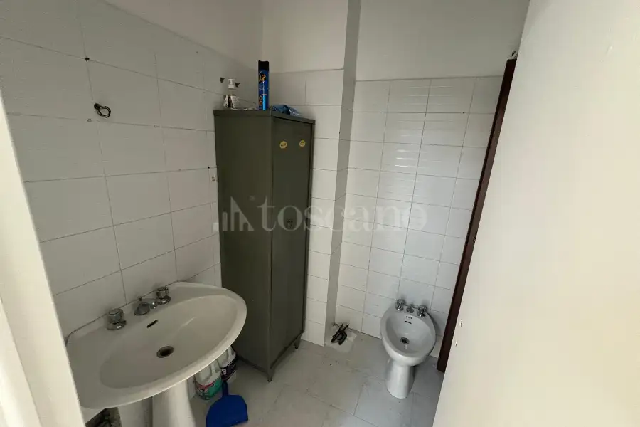 Negozio in vendita di 114 mq a €205.000 (rif. 8/2026)